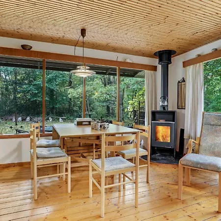 2 Bedroom Cozy In * Rønne